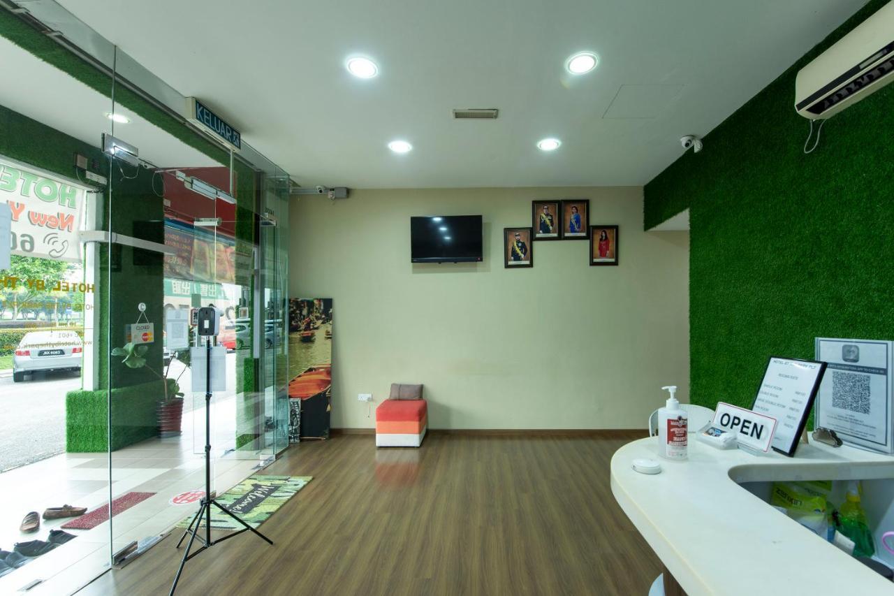 Oyo 90231 Hotel By The Park Plt جوهر بهرو المظهر الخارجي الصورة