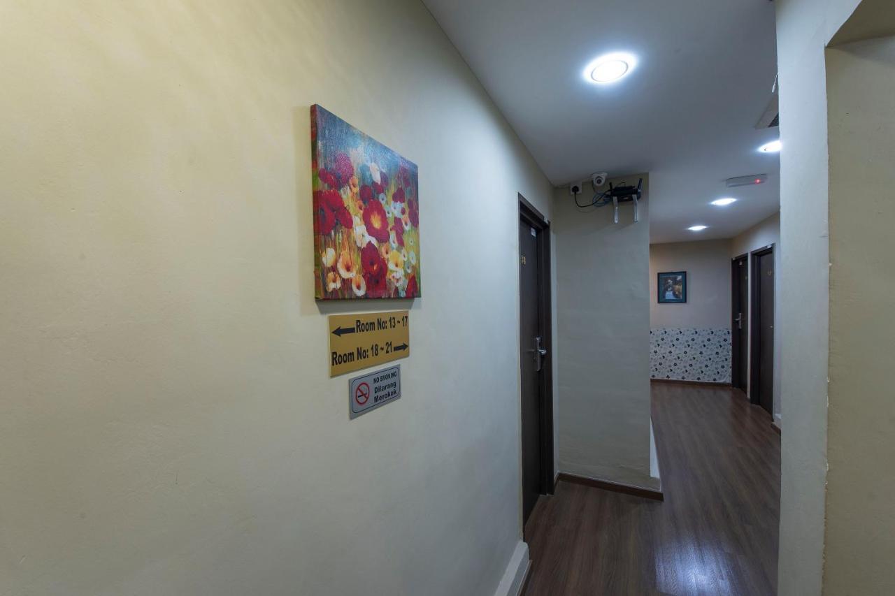 Oyo 90231 Hotel By The Park Plt جوهر بهرو المظهر الخارجي الصورة
