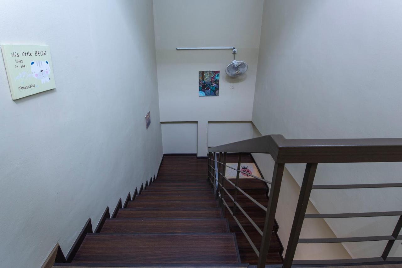 Oyo 90231 Hotel By The Park Plt جوهر بهرو المظهر الخارجي الصورة