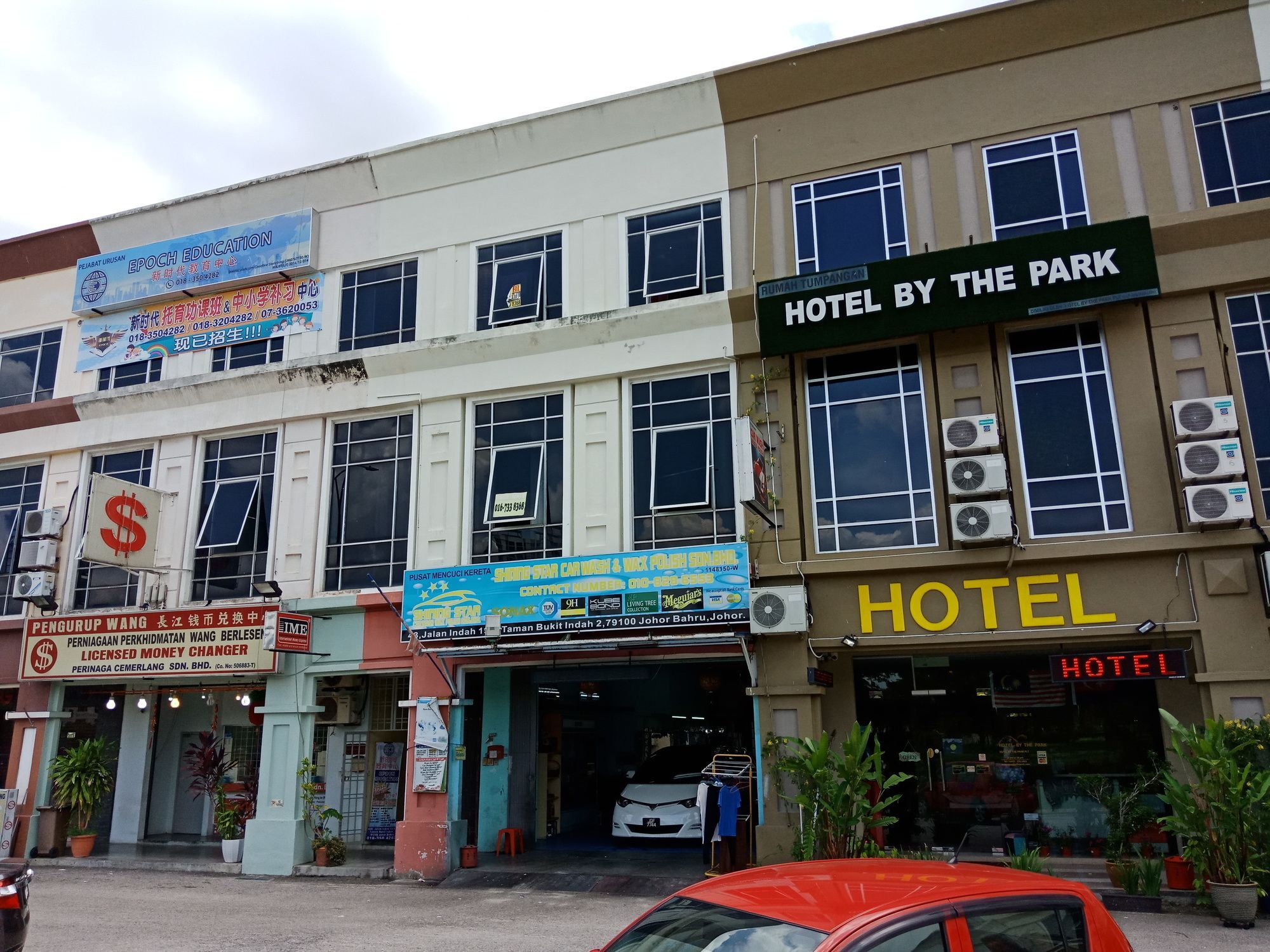 Oyo 90231 Hotel By The Park Plt جوهر بهرو المظهر الخارجي الصورة